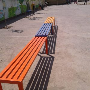 نیمکت فلزی انتظار